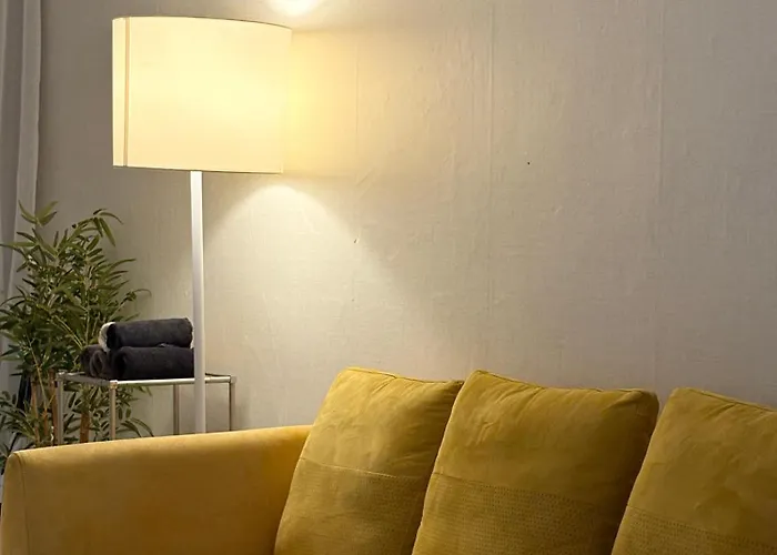 Gangnam 1min-cozy Studio-netflix-silver909 Seoel