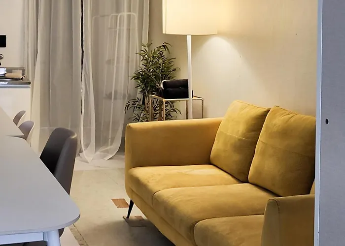 Gangnam 1min-cozy Studio-netflix-silver909 Seoel